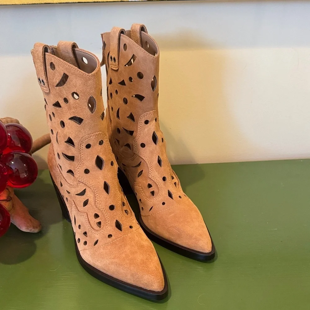 Dolce Vita 🎉Hp🎉NWOT tan bootie’s - Picture 2 of 8